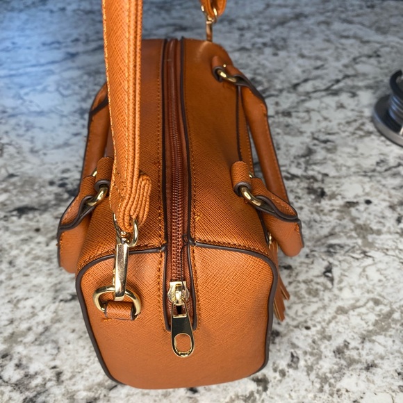 Fashion nova women's brown handbag. - Picture 3 of 4